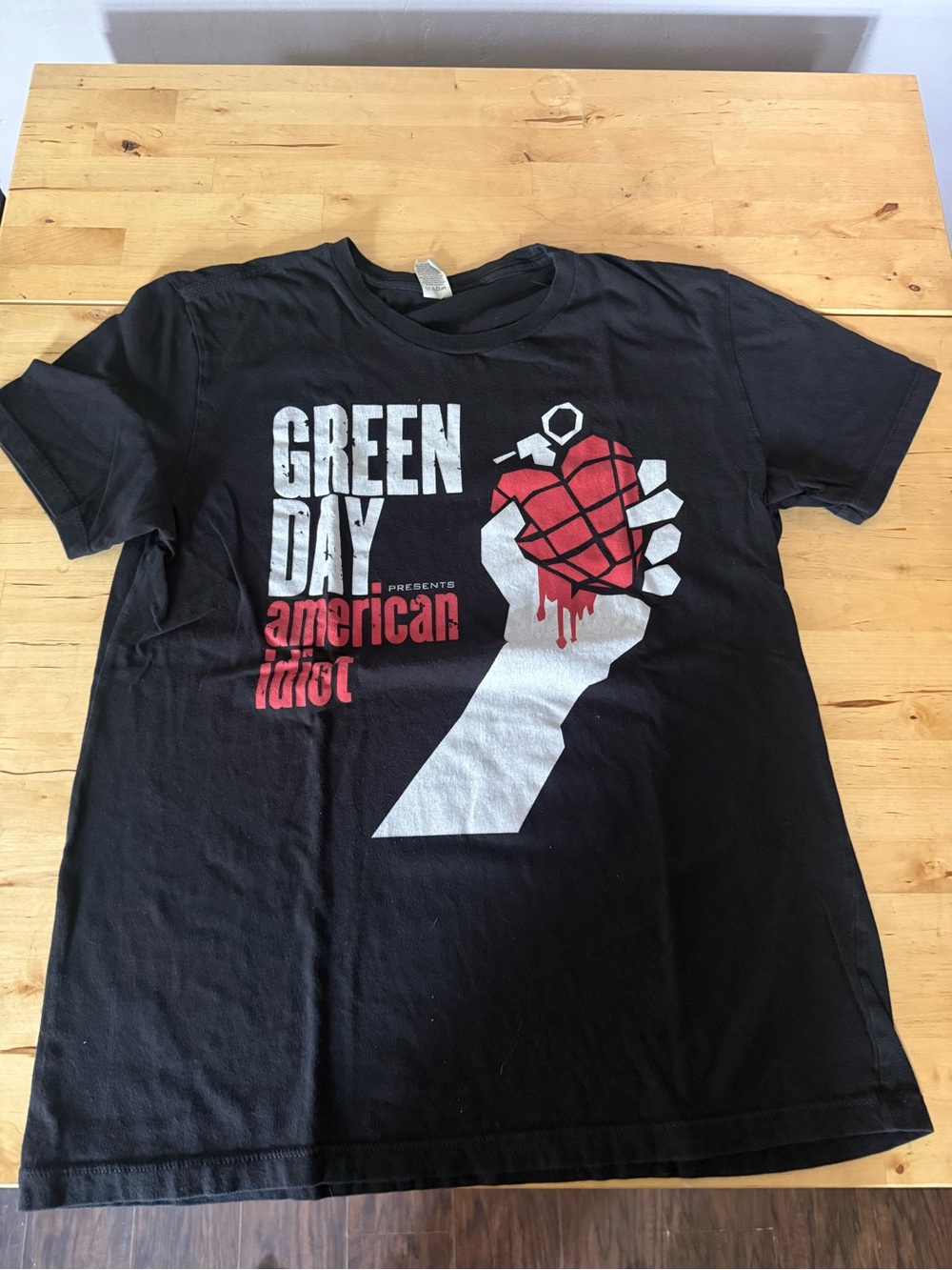 Green Day Black 'American Idiot' Graphic Tee with Red & White Print